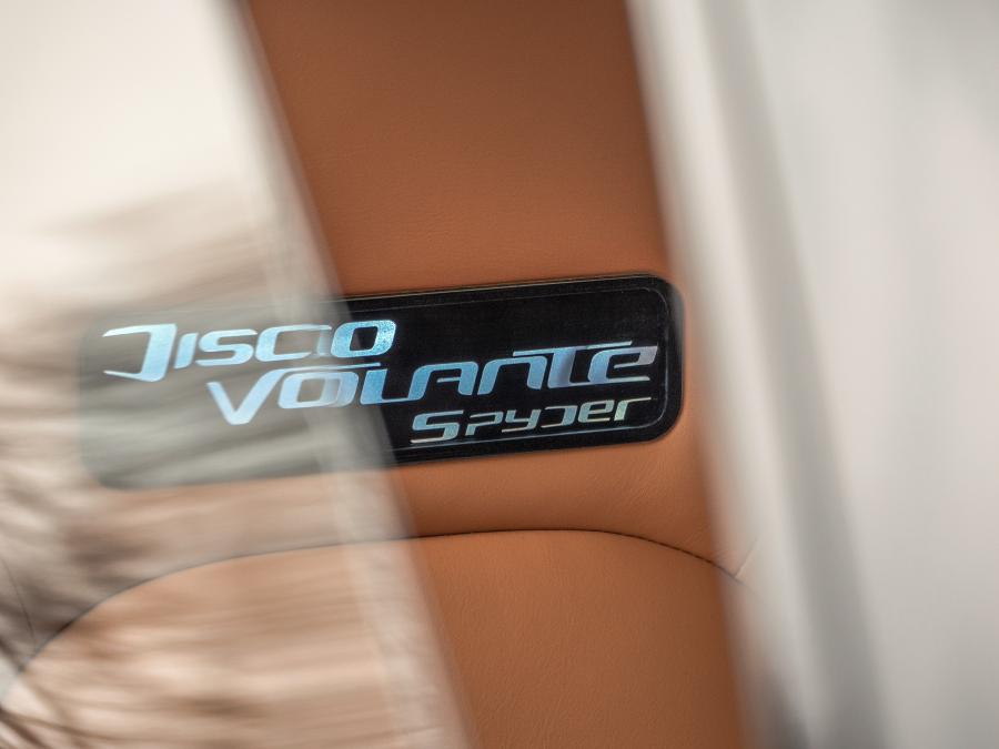 Логотип Alfa Romeo Disco Volante Spyder (1 of 7) 2016 года  (фото 5 из 47)